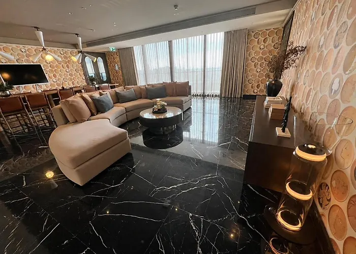 Heart Of Thonglor - Stylish Urban Retreat