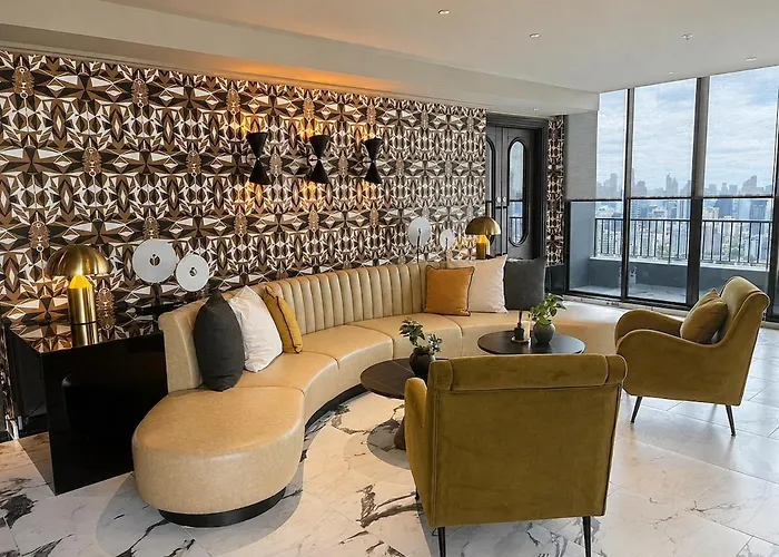 Heart Of Thonglor - Stylish Urban Retreat *